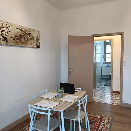 Spacious Luxury 2 Bed Апартаменти *