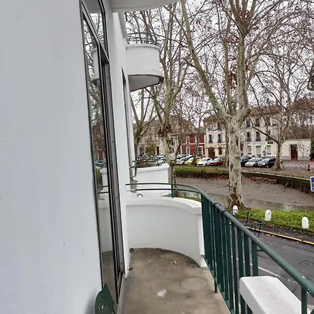 Spacious Luxury 2 Bed Apartment *